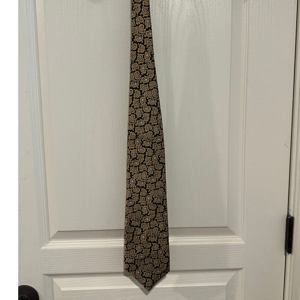 NWT Nautica tie navy blue and gold paisley print